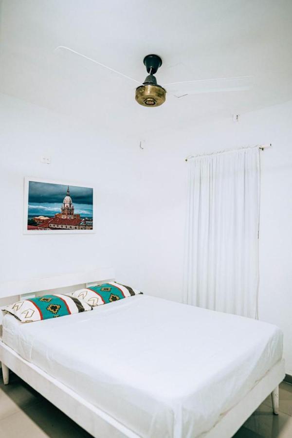 Neos Hotel Cartagena Bagian luar foto