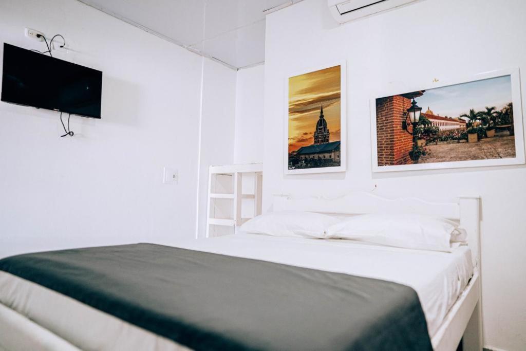 Neos Hotel Cartagena Bagian luar foto