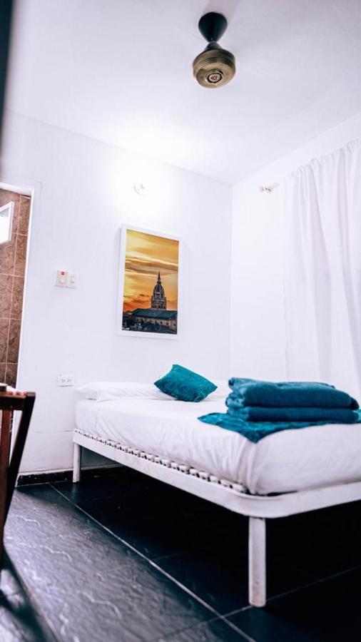 Neos Hotel Cartagena Bagian luar foto